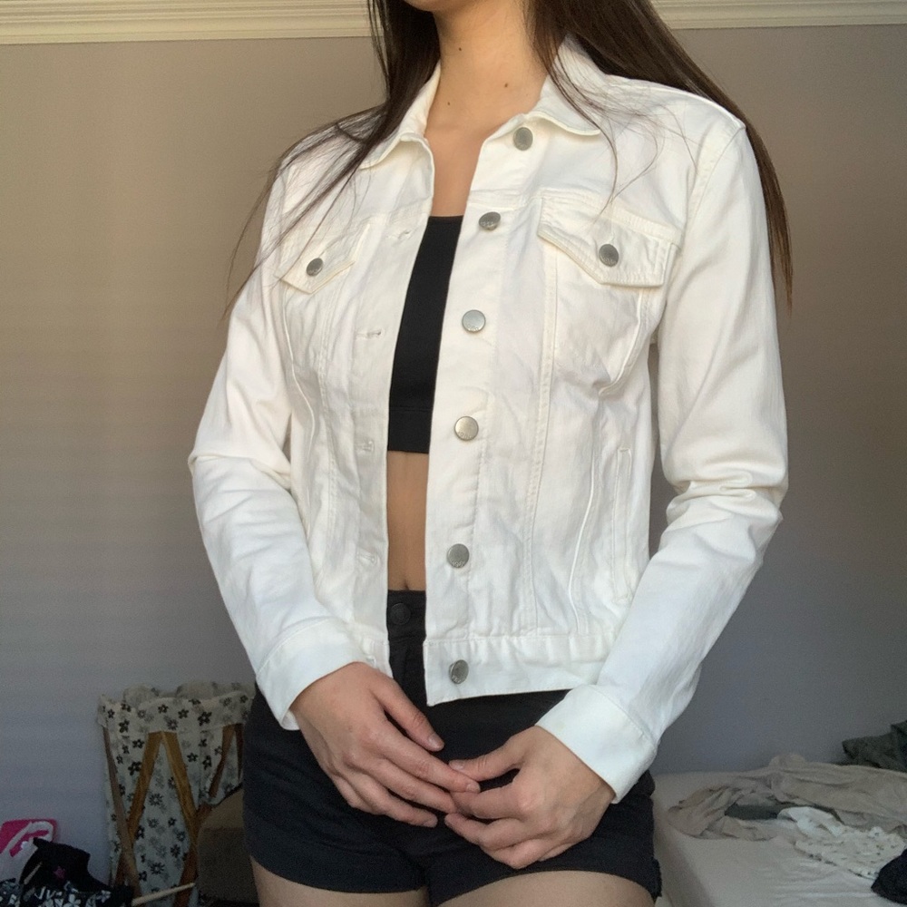 white gap denim jacket cropped